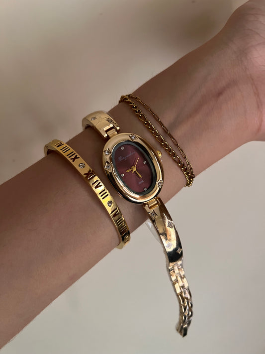 Oval shaped vintage style gemstones Watch
