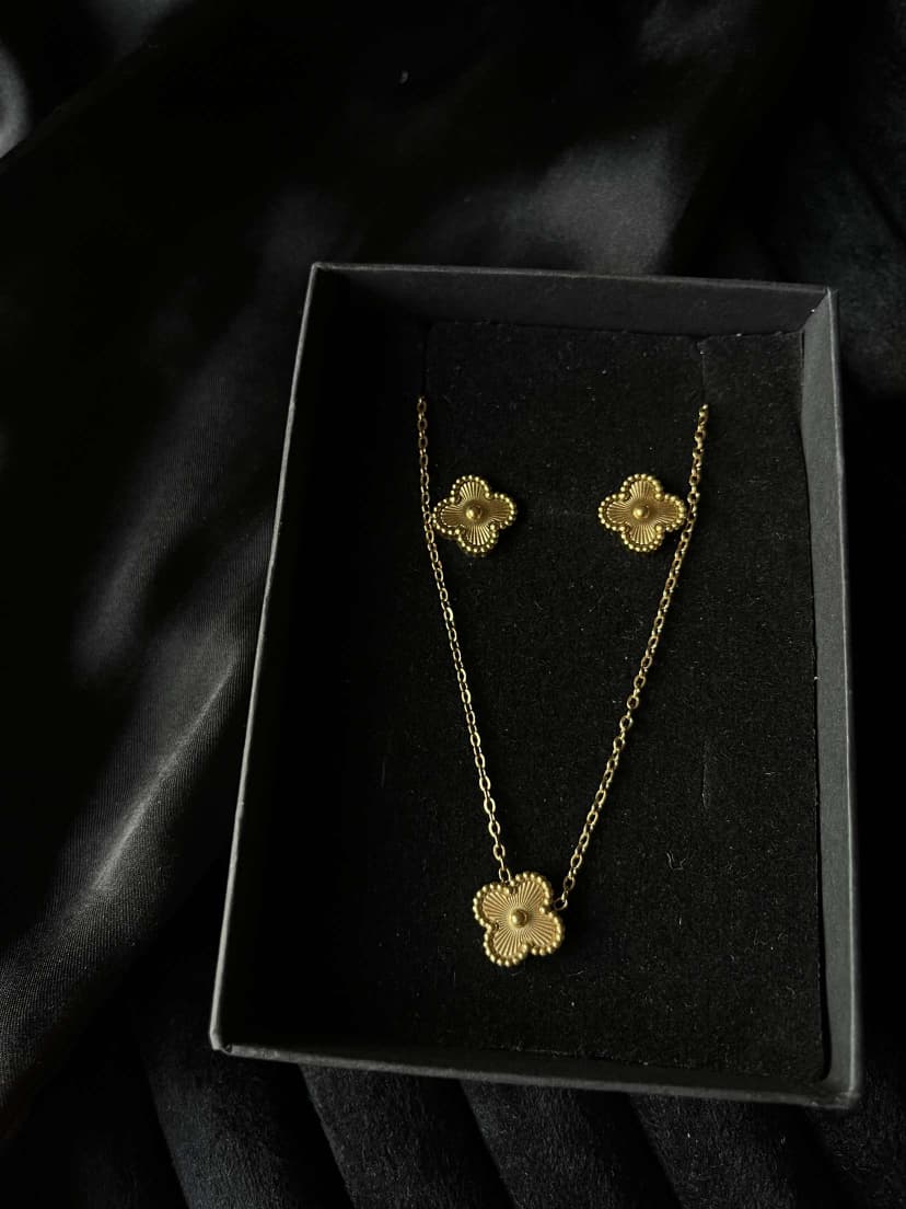 Golden Clover Jewelry Set for Women – 18K Gold Plated Stainless Steel Waterproof Tarnish Free Pendant with Studs