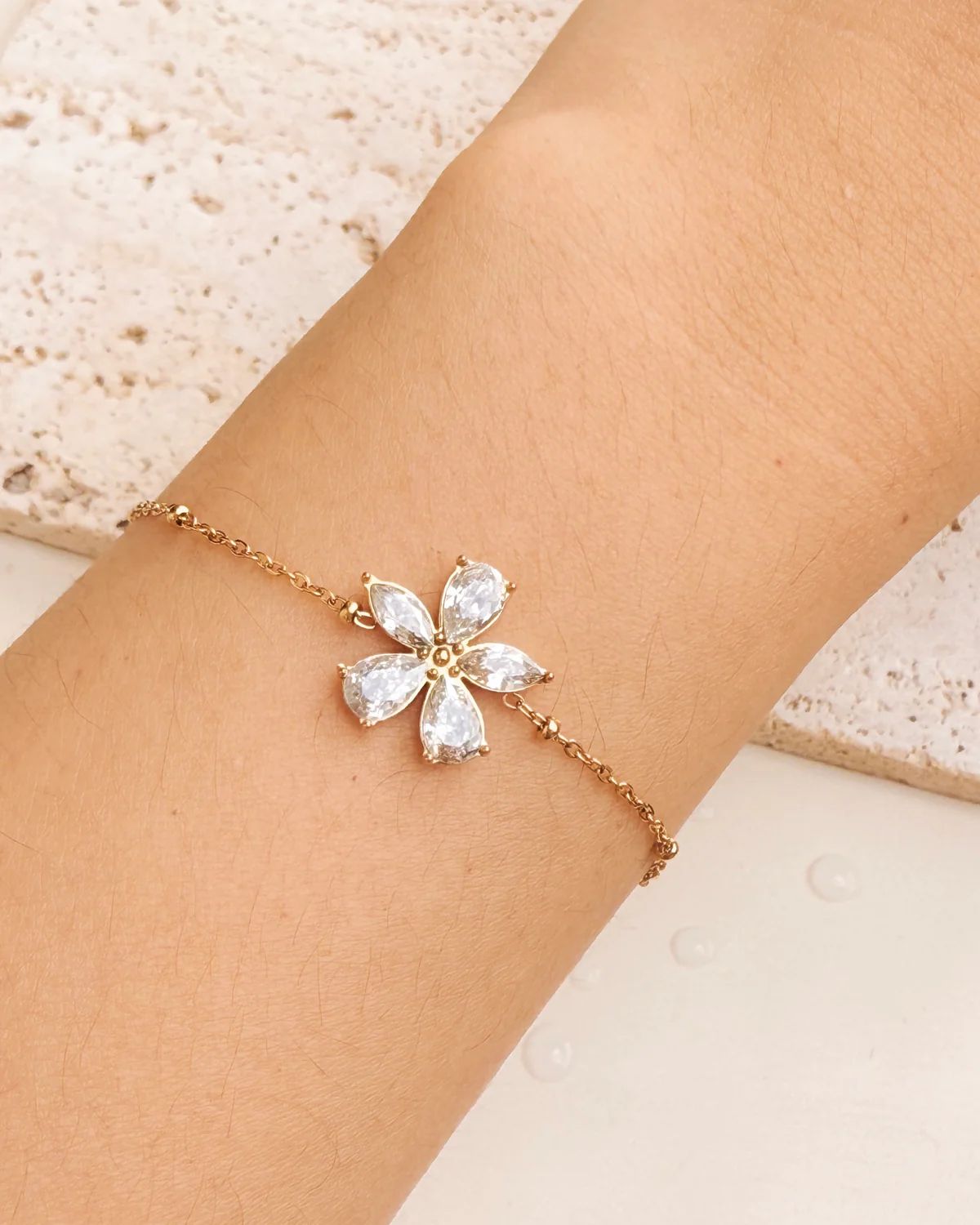 Solitaire floral bracelet