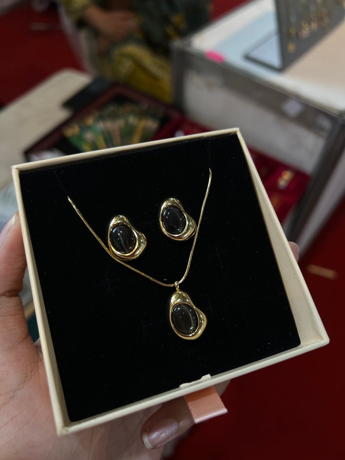 Tiger eye pendant set