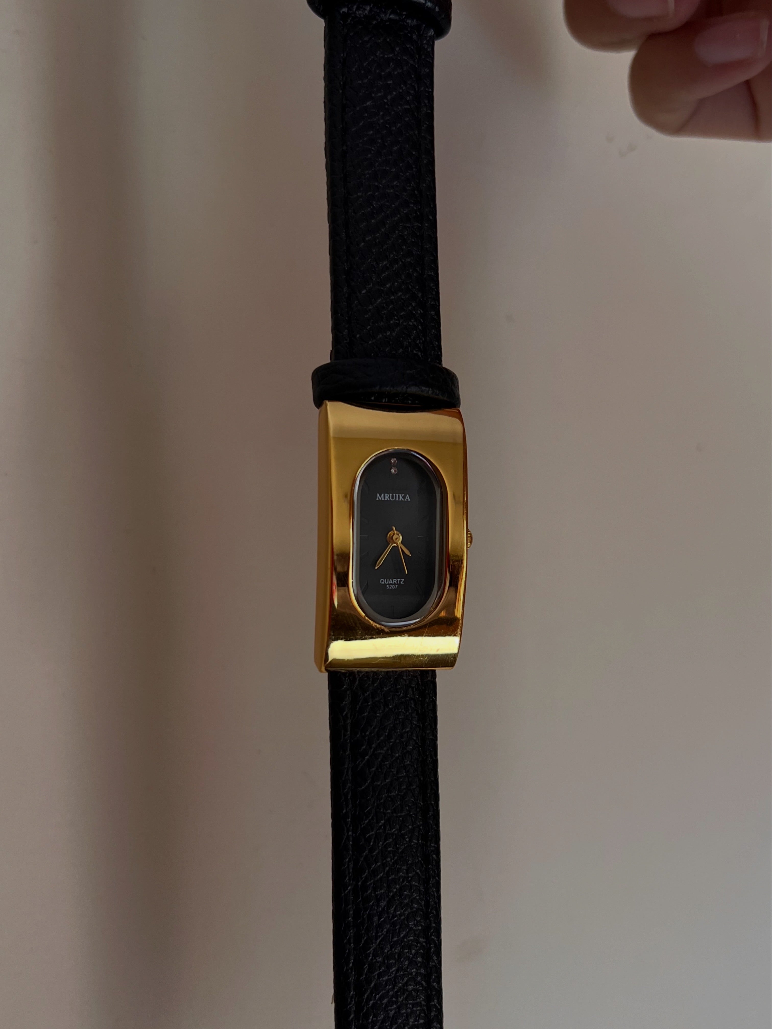 MRUIKA black leather  watch