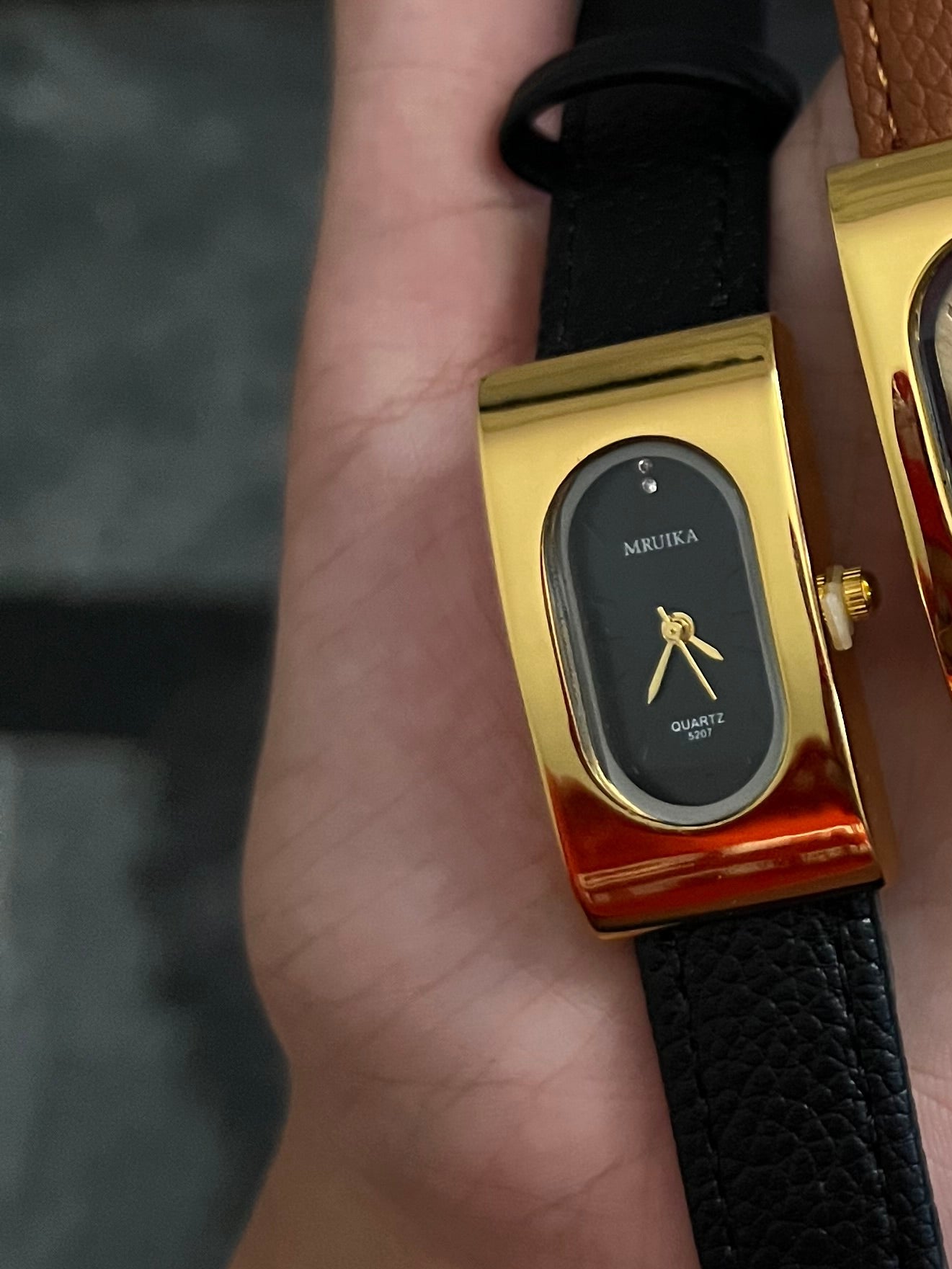 MRUIKA black leather  watch