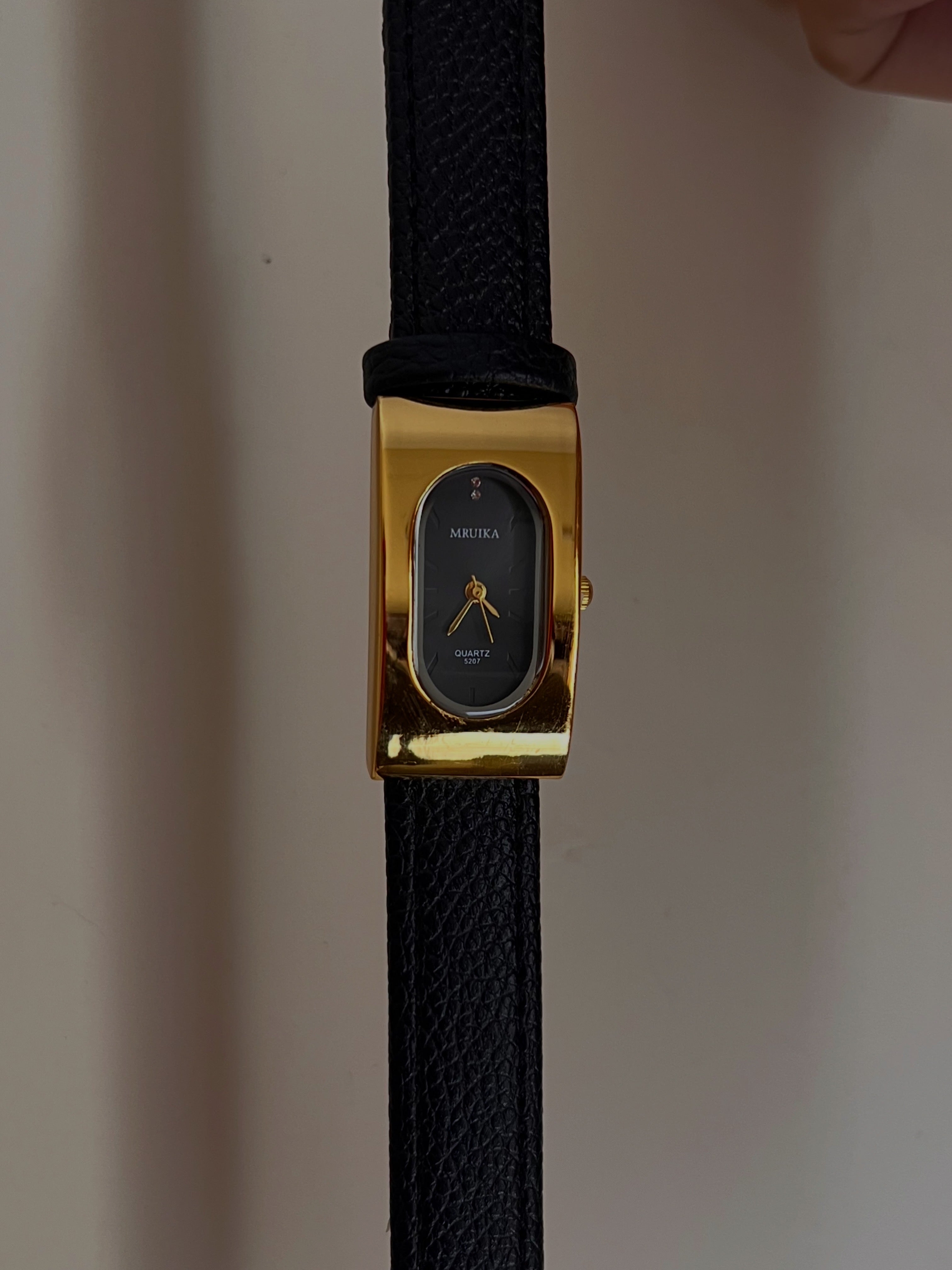 MRUIKA black leather  watch