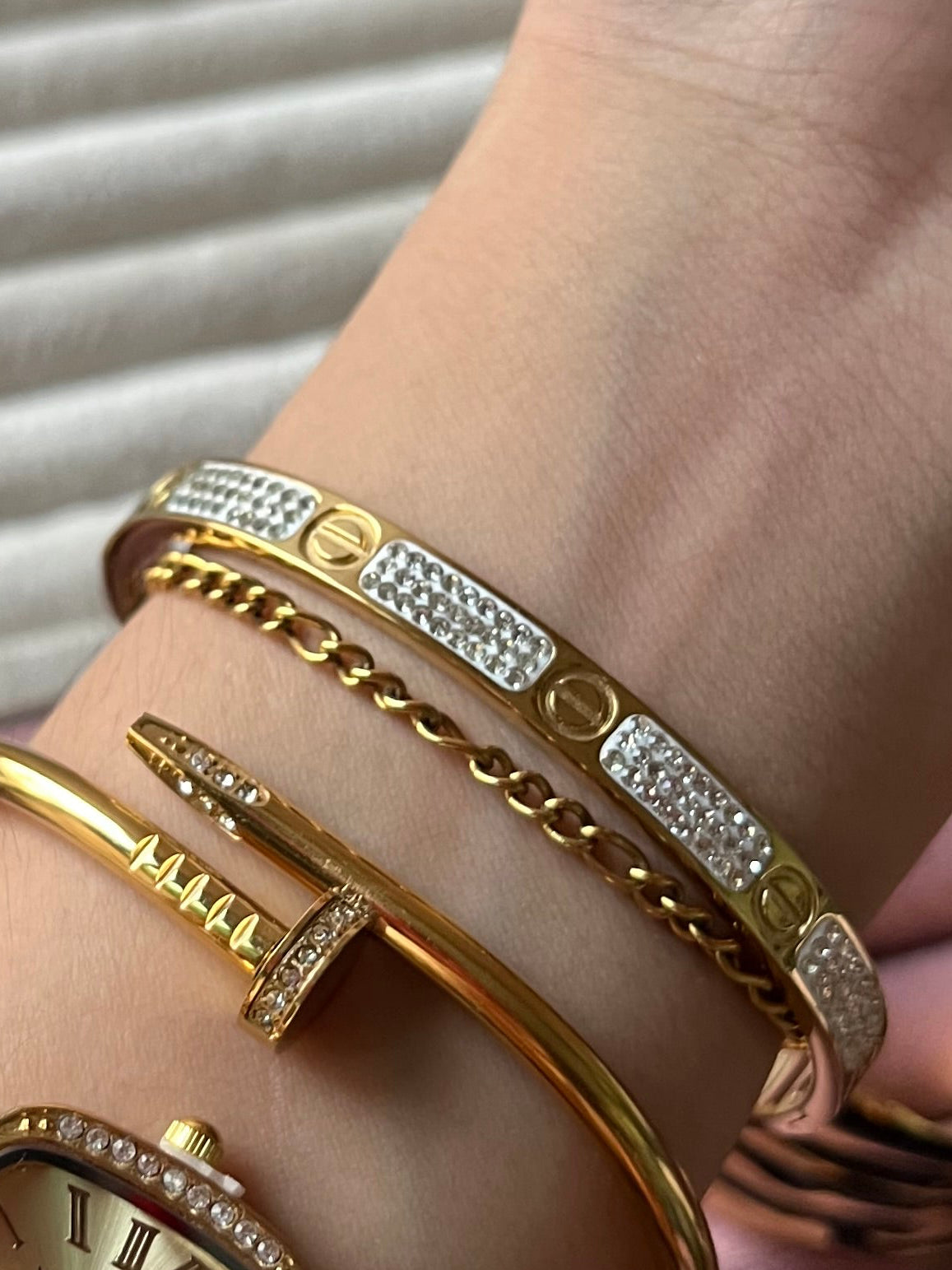 Love luxury handcuff