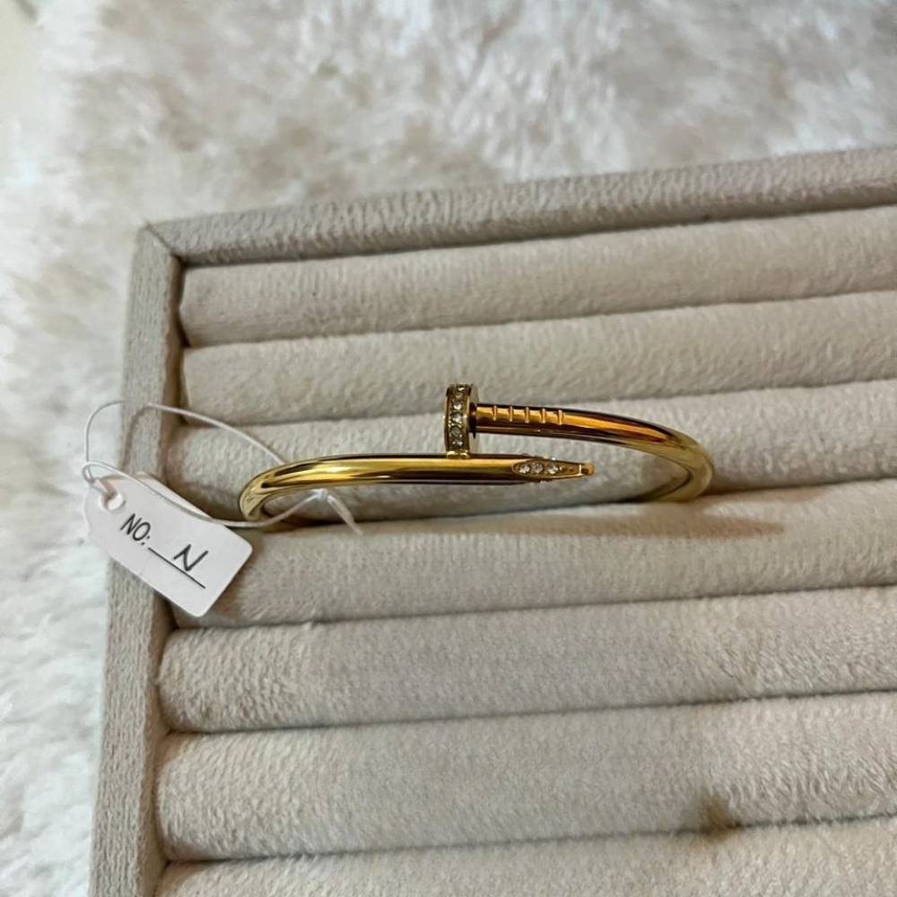 Nail pearl handcuff