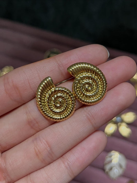 Shell earrings