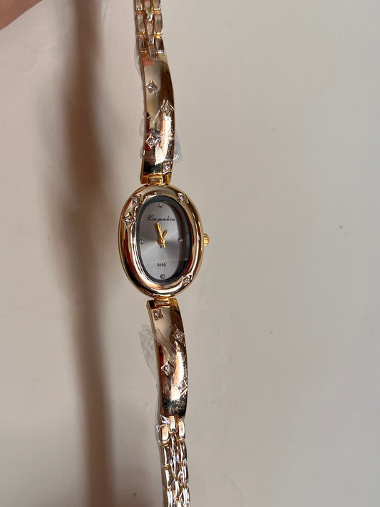 Oval shaped vintage style gemstones Watch