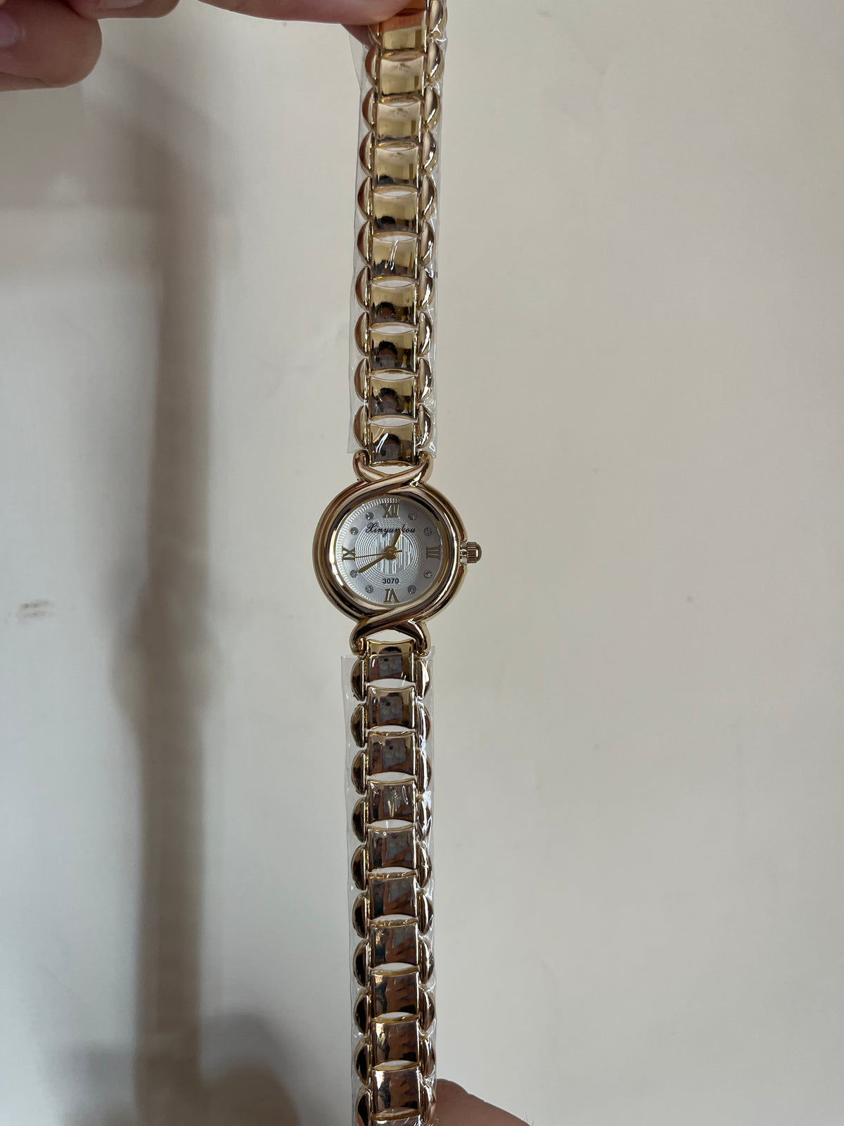 Classic Round shaped mini dial watch