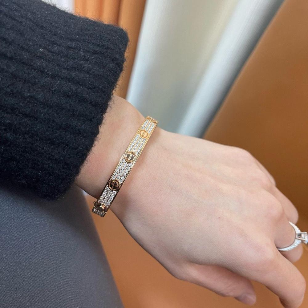Love luxury handcuff