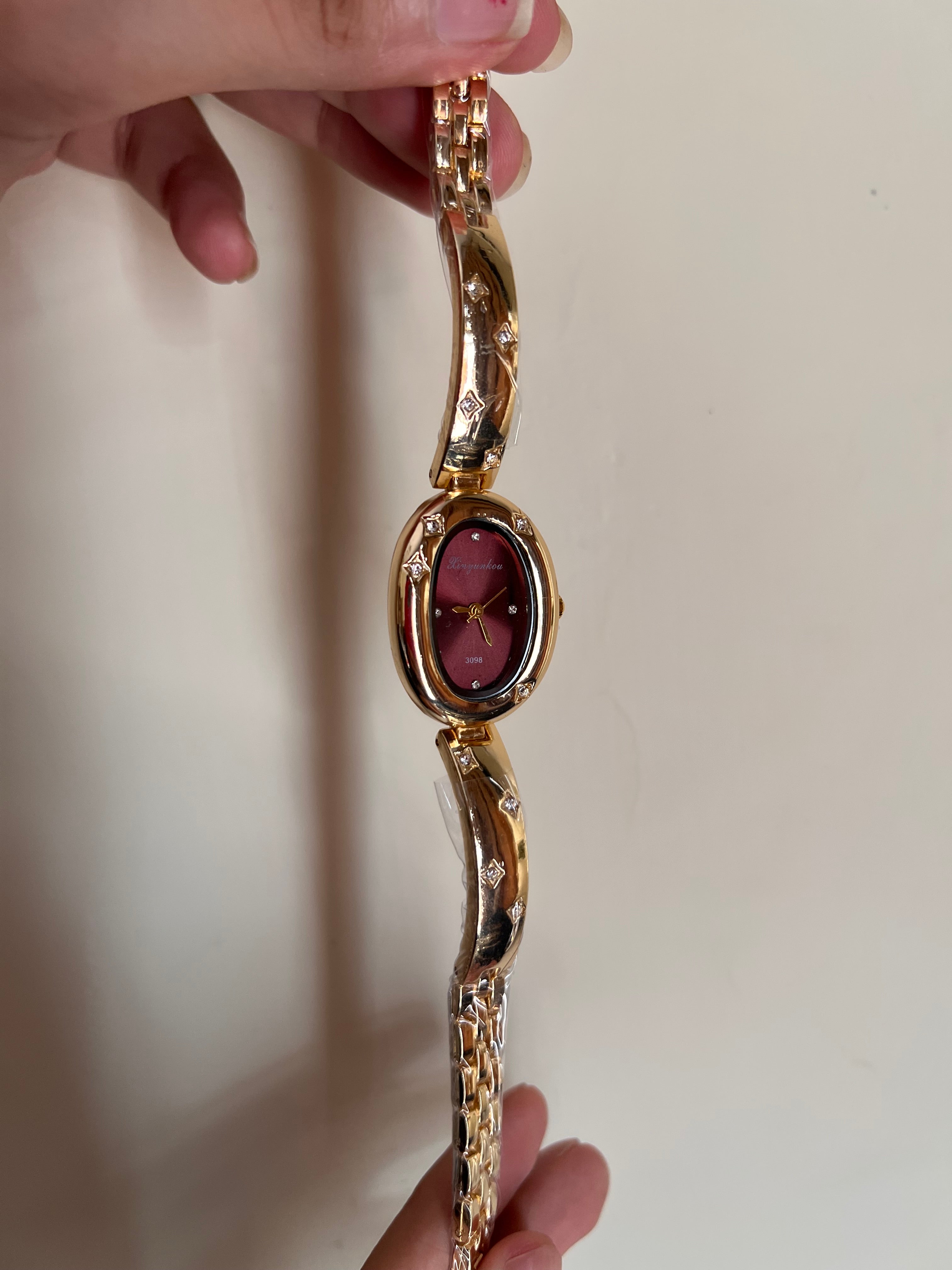 Oval shaped vintage style gemstones Watch