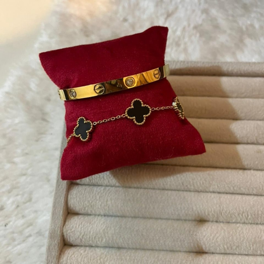 Love handcuff/Black clover bracelet stack
