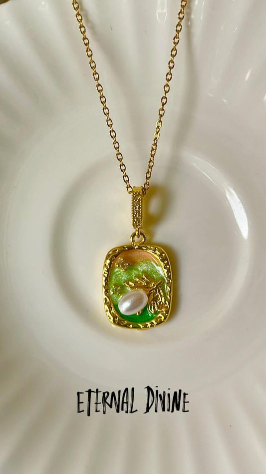 Florista Necklaces