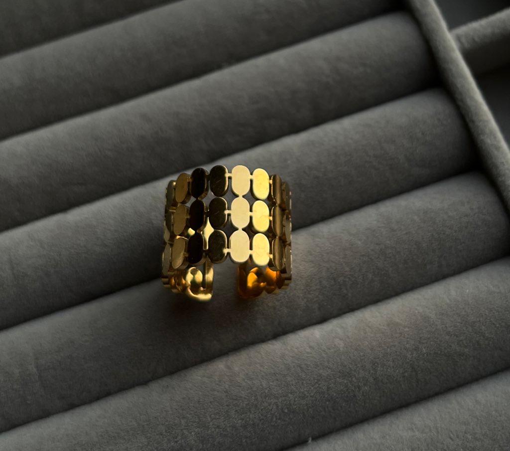 18k Gold plated and waterproof&nbsp; made in stainless steel&nbsp; adjustable