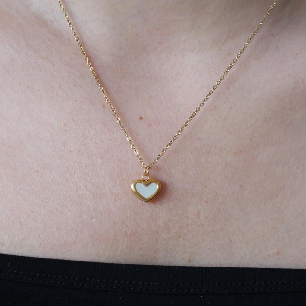 White heart Snow bell Necklace