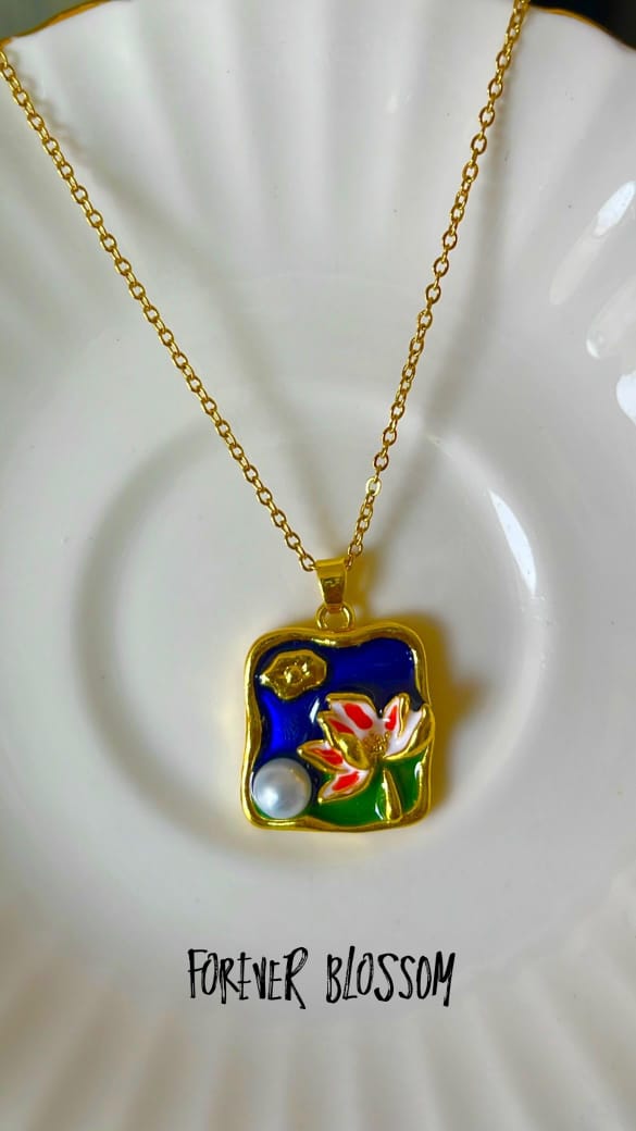 Florista Necklaces