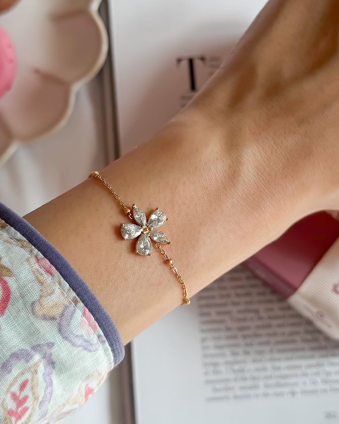 Solitaire floral bracelet