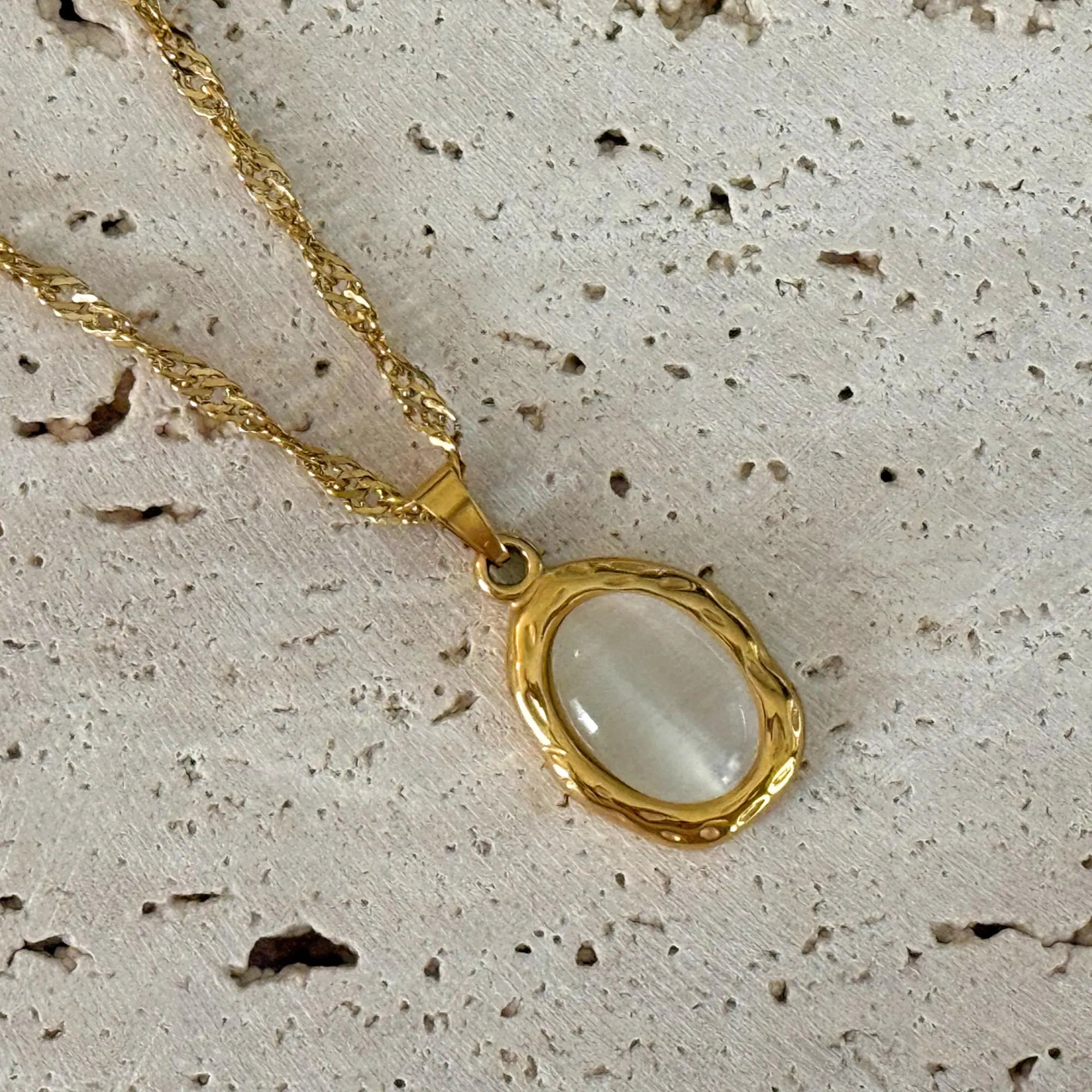 18K Gold Plated Opal Necklace for Women – Waterproof Stainless Steel Luxury Pendant Jewelry